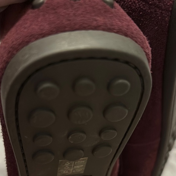 Coach nwot women’s Burgundy Loafers - Picture 4 of 6